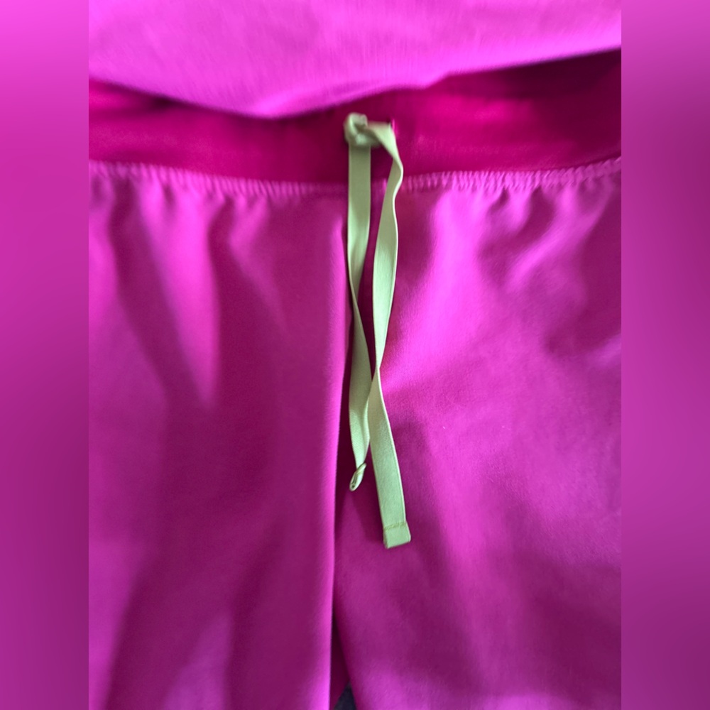 Figs Scrub Set Shocking Pink Medium top Medium petite bottom - Picture 2 of 6